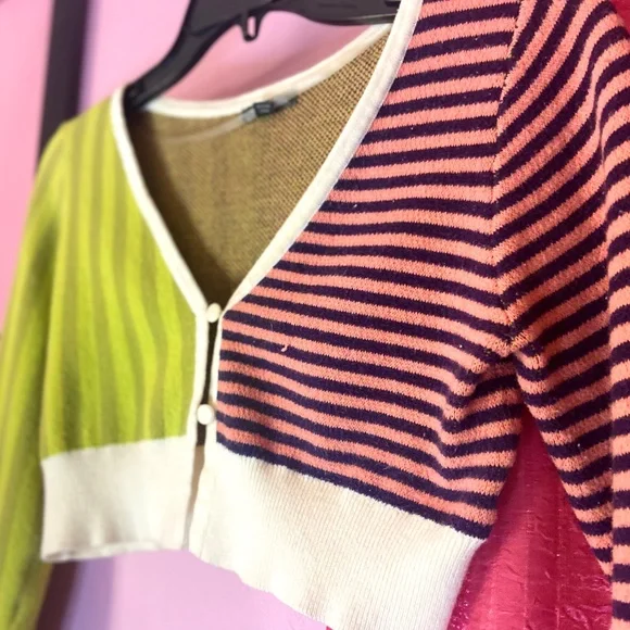 Wild Fable Tiny Style Striped Cropped Cardigan Sweater Slim Fit Women’s Small - Picture 4 of 6